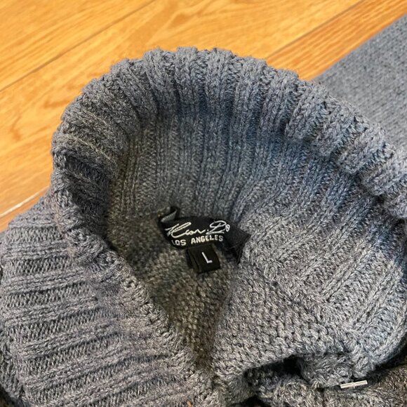 Kian D Los Angeles Quarter Button Mock Neck Large Sweater Elbow Patch NWT - Picture 6 of 9